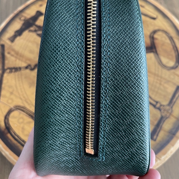 SOLD to Collector in Victoria!! Louis Vuitton Taiga Trousse Toilette Bagp - Picture 6 of 11